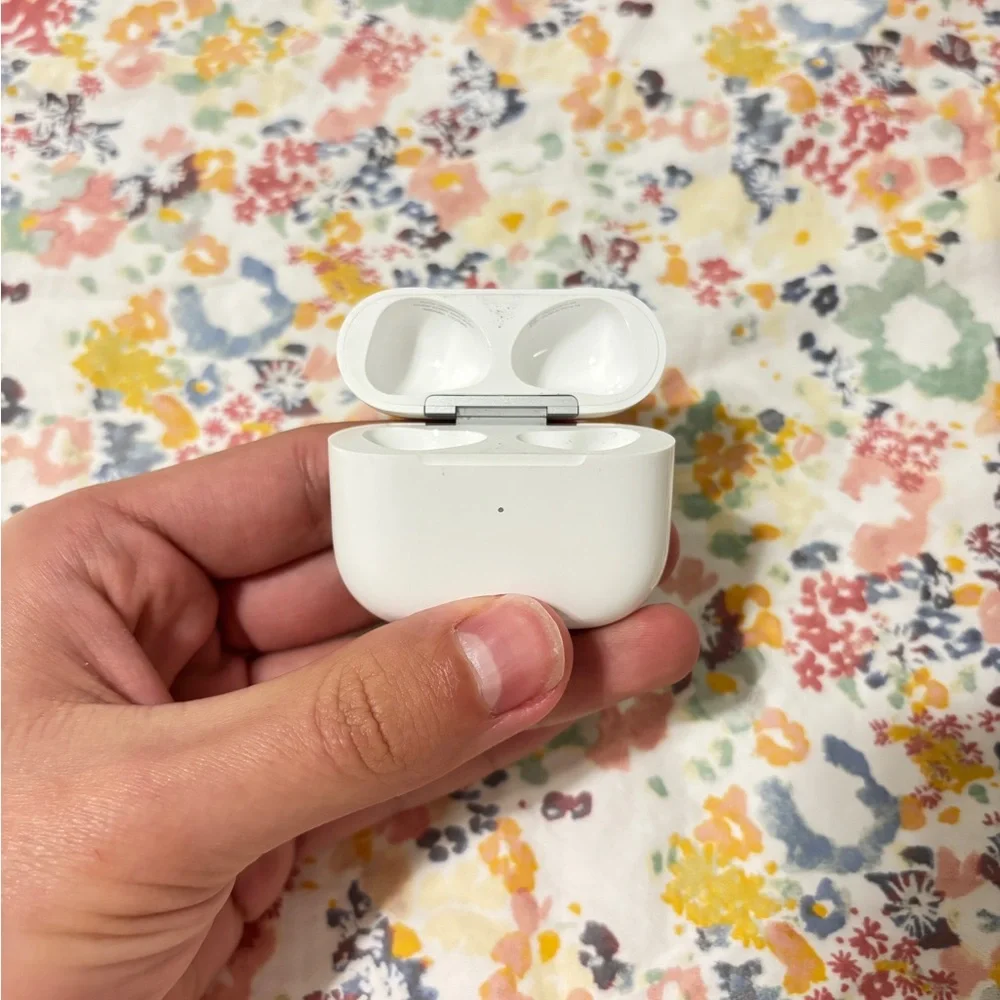 AirPods 3 (NO RIGHT AIRPOD)
